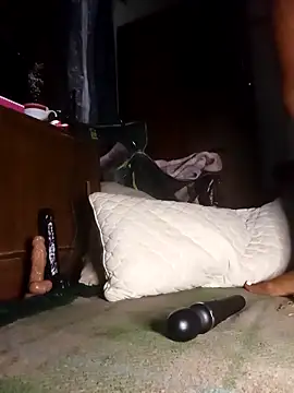 RFeltomWhitJ online show from October 22, 2025, 11:37 pm