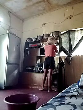 RFeltomWhitJ online show from November 19, 2025, 2:28 pm