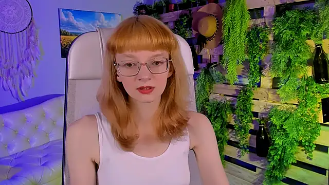 Snapshot of MollyJiggles chatting on October 12, 2025, 12:26 pm MollyJiggles online show from October 12, 2025, 12:26 pm