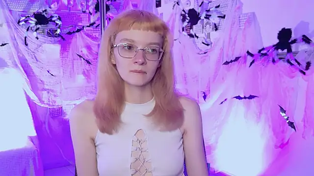 Snapshot of MollyJiggles chatting on October 22, 2025, 4:07 pm MollyJiggles online show from October 22, 2025, 4:07 pm