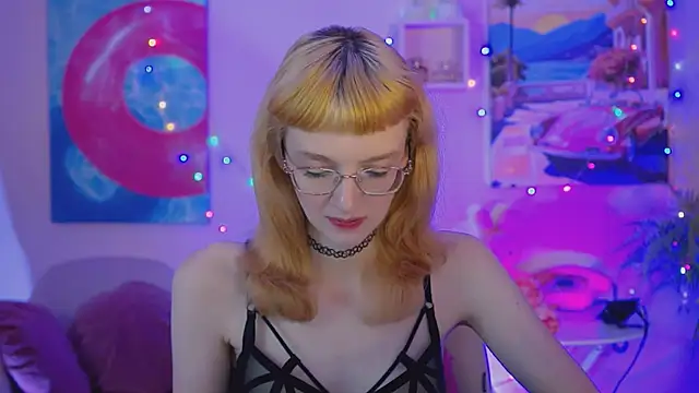 Snapshot of MollyJiggles chatting on October 31, 2025, 1:23 pm MollyJiggles online show from October 31, 2025, 1:23 pm