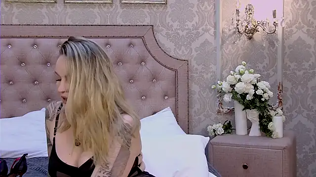 Snapshot of Kate_Storm chatting on September 24, 2025, 4:16 am Kate Storm online show from September 24, 2025, 4:16 am