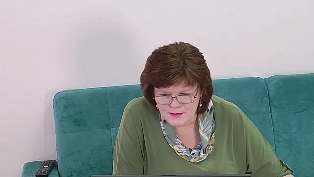 Snapshot of Sandra_Sunrise chatting on May 4, 2026, 12:01 pm Sandra Sunrise online show from May 4, 2026, 12:01 pm