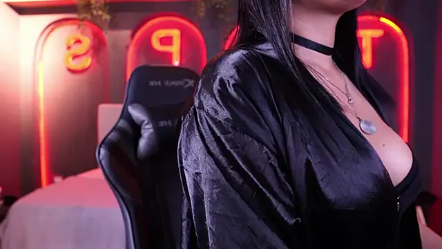 Snapshot of Roma_hells chatting on September 18, 2025, 6:43 pm Roma hells online show from September 18, 2025, 6:43 pm