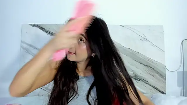 thamiina  online show from September 24, 2025, 7:06 pm