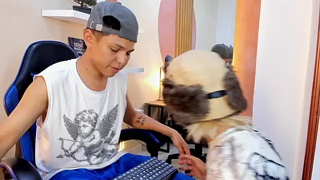 Enrrixxx  online show from October 16, 2025, 1:06 am