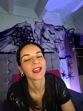 Snapshot of karol_rose chatting on October 18, 2025, 10:54 pm karol rose online show from October 18, 2025, 10:54 pm