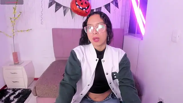 Snapshot of anna_moon11 chatting on October 24, 2025, 4:53 am anna moon11 online show from October 24, 2025, 4:53 am