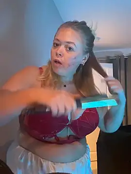 KaylaTrudi online show from February 2, 2026, 10:19 pm