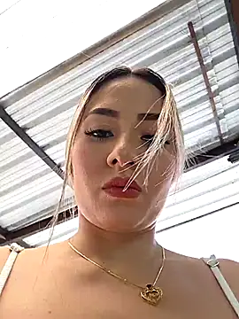 Natasanz online show from May 6, 2026, 7:41 pm