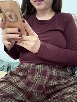 PhuongNhi21 online show from December 15, 2025, 2:21 pm