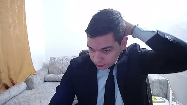 Victor Maitland online show from December 2, 2025, 3:34 am