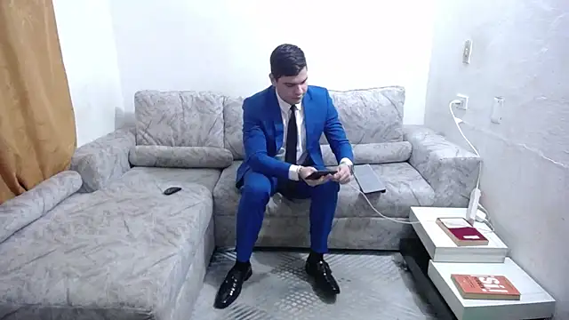Snapshot of Victor_Maitland chatting on June 18, 2026, 8:13 pm Victor Maitland online show from June 18, 2026, 8:13 pm