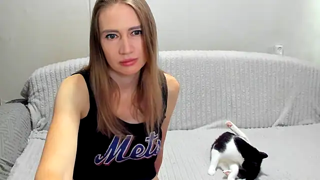 JessFoxxx online show from May 13, 2026, 4:32 am