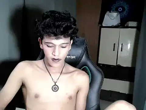 kenbigcockxx online show from November 10, 2025, 5:12 pm