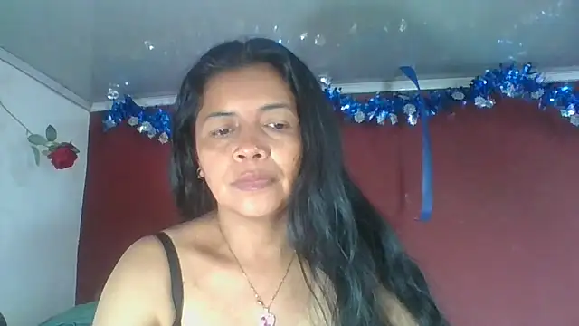 DianaOchoa  online show from February 6, 2026, 8:12 pm