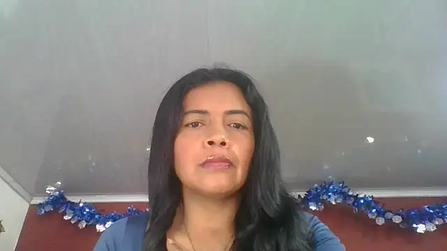 DianaOchoa  online show from February 10, 2026, 8:35 pm