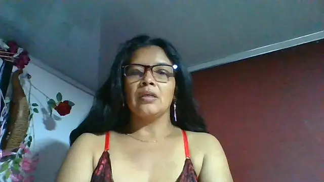 DianaOchoa  online show from June 13, 2026, 3:04 am