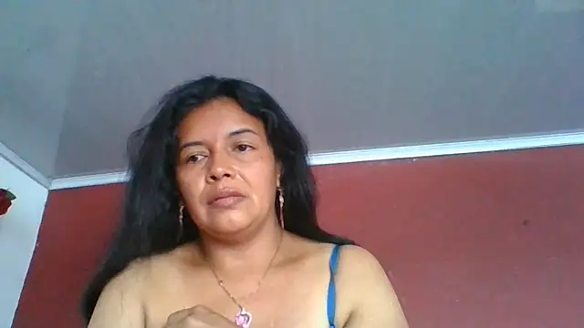 DianaOchoa  online show from June 19, 2026, 8:34 pm