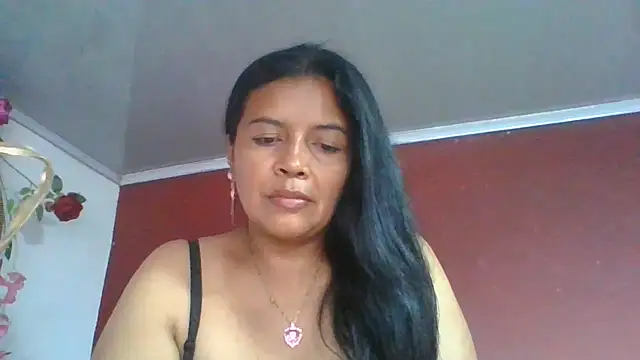 DianaOchoa  online show from June 24, 2026, 8:19 pm