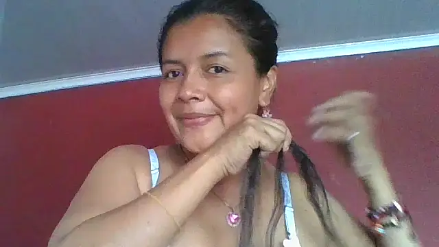 DianaOchoa  online show from August 5, 2026, 8:11 pm