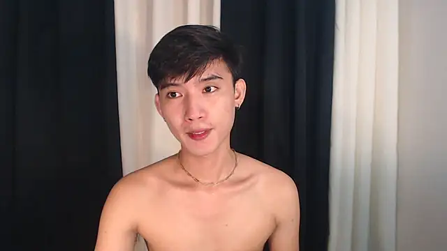 Snapshot of asian_dai chatting on October 1, 2025, 10:21 am asian dai online show from October 1, 2025, 10:21 am