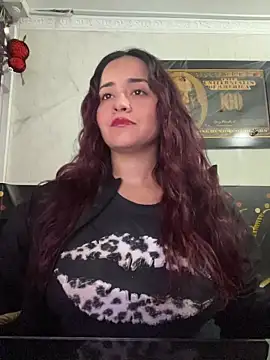 candy  fox  online show from November 2, 2025, 12:07 pm