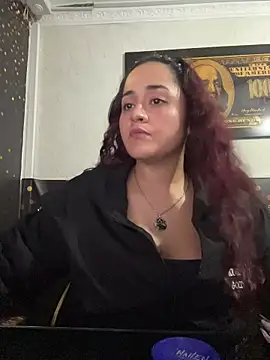 candy  fox  online show from November 9, 2025, 8:18 pm