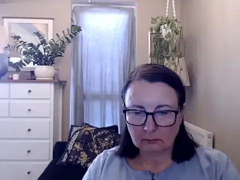 MaryHoney5 online show from September 12, 2025, 12:16 pm