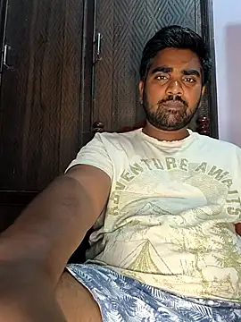 Snapshot of Harsha_Happy chatting on April 13, 2026, 11:32 pm Harsha Happy online show from April 13, 2026, 11:32 pm