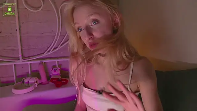 Snapshot of maya_snow chatting on October 18, 2025, 8:42 pm maya snow online show from October 18, 2025, 8:42 pm