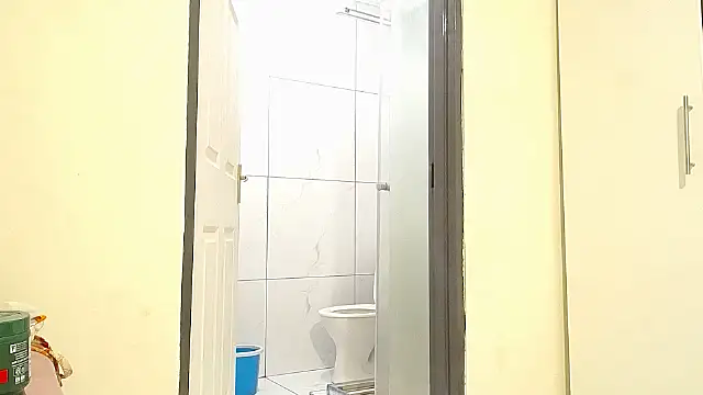 Snapshot of Goddessberry chatting on October 19, 2025, 10:32 pm Goddessberry online show from October 19, 2025, 10:32 pm