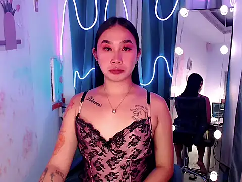 in yourdreamstarxx online show from November 21, 2025, 8:40 pm