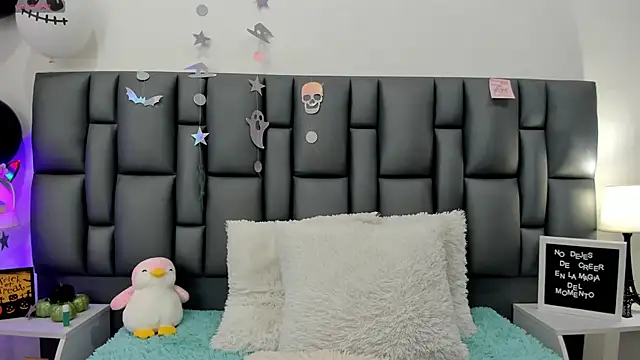 Snapshot of valeriasweet_ chatting on October 23, 2025, 8:07 pm valeriasweet  online show from October 23, 2025, 8:07 pm