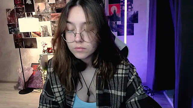 ameliameadd online show from September 9, 2025, 6:46 am