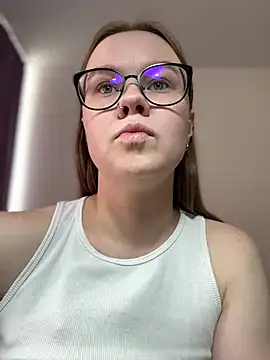 Snapshot of _CherryBloom_ chatting on May 10, 2026, 7:02 am CherryBloom online show from May 10, 2026, 7:02 am