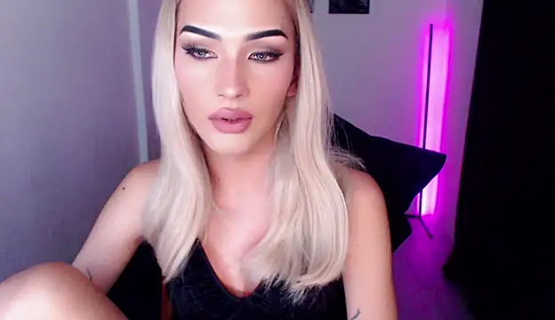 Snapshot of Alicegreenexx chatting on May 21, 2026, 4:08 am Alicegreenexx online show from May 21, 2026, 4:08 am