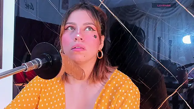 abby blond  online show from October 10, 2025, 12:15 pm