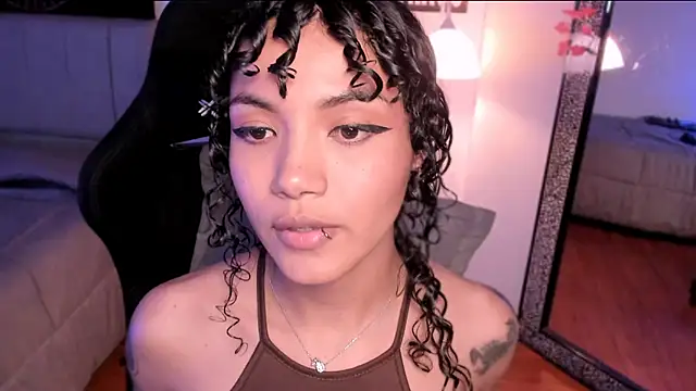 Snapshot of Nati____ chatting on October 16, 2025, 4:13 am Nati online show from October 16, 2025, 4:13 am