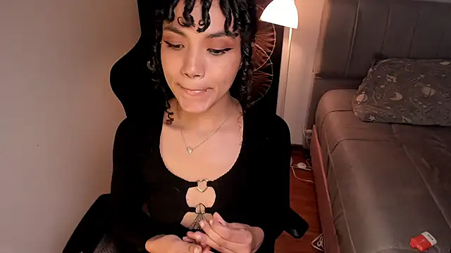 Snapshot of Nati____ chatting on October 27, 2025, 4:05 am Nati online show from October 27, 2025, 4:05 am