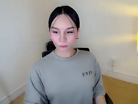 holly tabby online show from February 6, 2026, 4:50 am