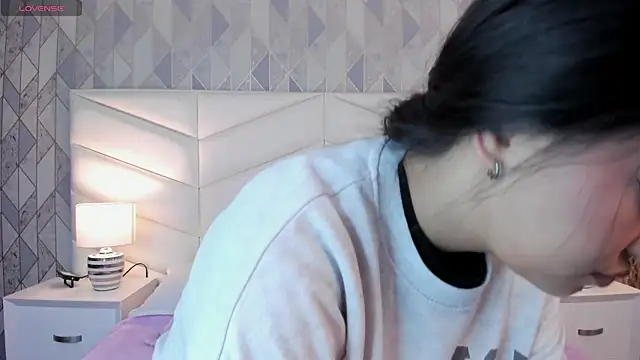 Snapshot of victoria___jonnes chatting on September 17, 2025, 12:51 pm victoria jonnes online show from September 17, 2025, 12:51 pm