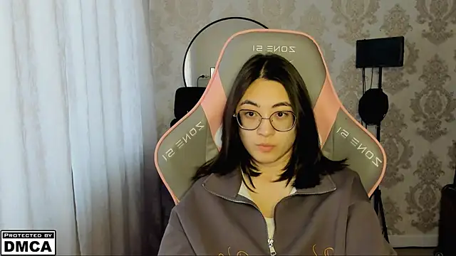 MeilideQian1 online show from October 7, 2025, 7:27 am