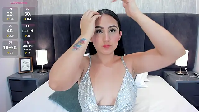 HiilaryDolce online show from September 9, 2025, 2:27 pm