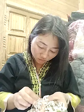 babychill09 online show from September 20, 2025, 1:12 pm