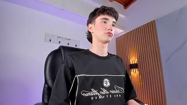 Snapshot of austin_rouse chatting on March 27, 2026, 8:30 pm austin rouse online show from March 27, 2026, 8:30 pm