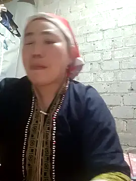 jienrrr online show from November 9, 2025, 11:41 am