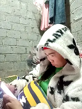 jienrrr online show from November 28, 2025, 2:09 pm