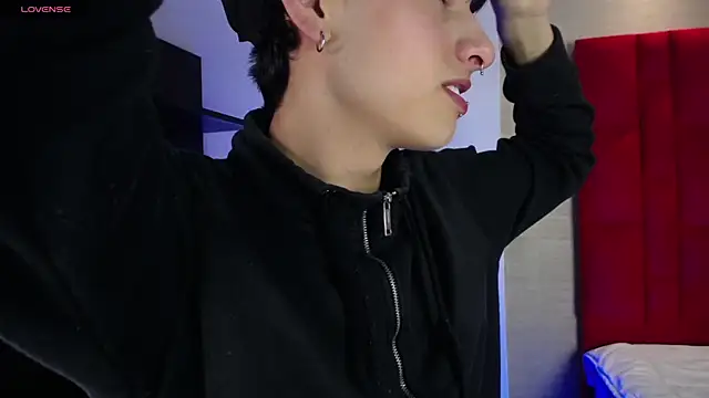 Ezra Storm online show from October 3, 2025, 4:53 am