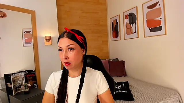 Alexia milf  online show from October 26, 2025, 11:49 am